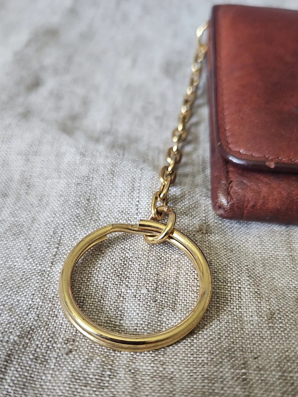 Buxton Brown Leather Key & Card Holder with Gold-Tone Chain, Floral Accent